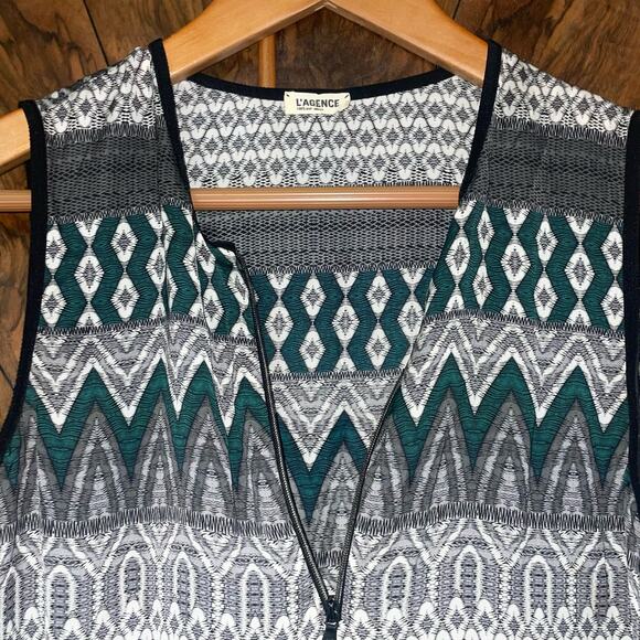 L'AGENCE Printed Sleeveless Blouse with Zip - Picture 3 of 8